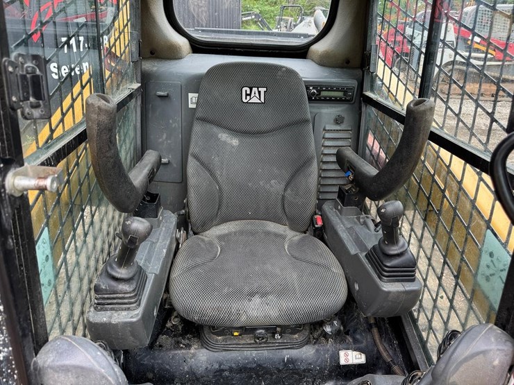 2023-caterpillar-259d3-image-23