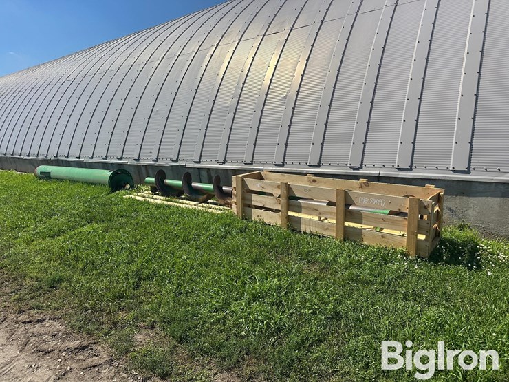 john-deere-x9-combine-unloading-auger-image-6