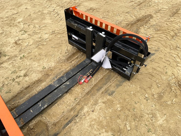 #2011-•-new-wolverine-hydraulic-adjustable-pallet-fork-image-1