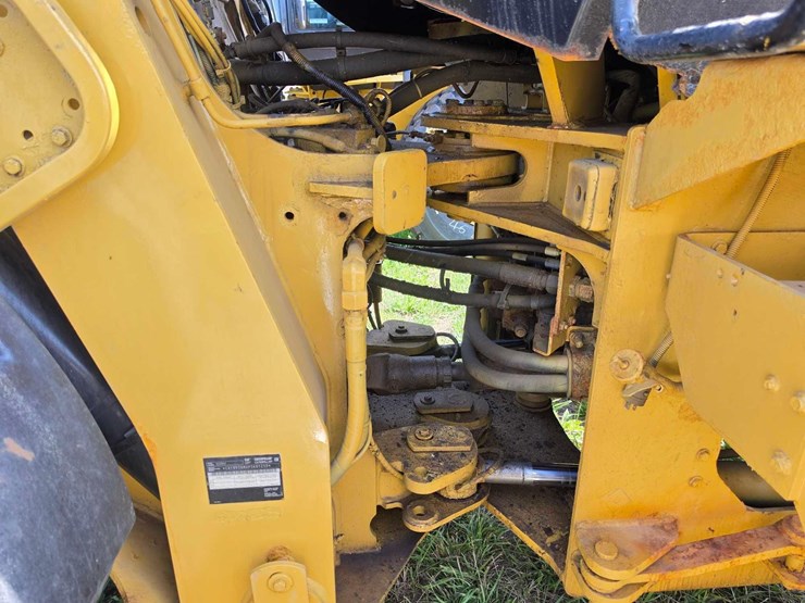 caterpillar-938m-image-15