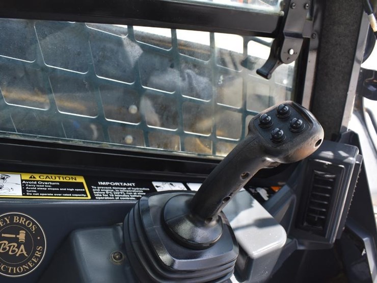 2017-deere-333g-image-42