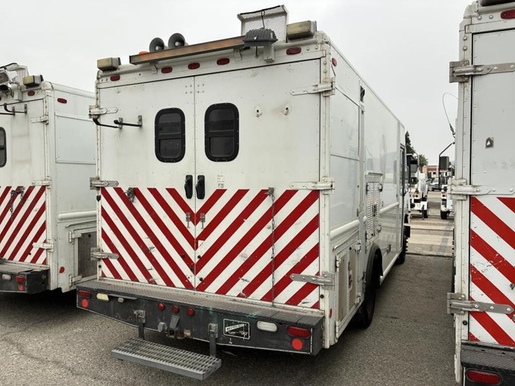 2008-workhorse-w62-image-3