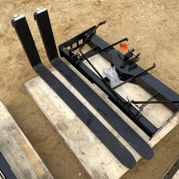 #2008 • New Wolverine 3-Point Tractor Fork Frame with Forks