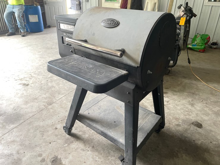 #10717-•-louisiana-sl700-grill-image-1