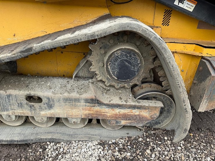 deere-333e-image-18