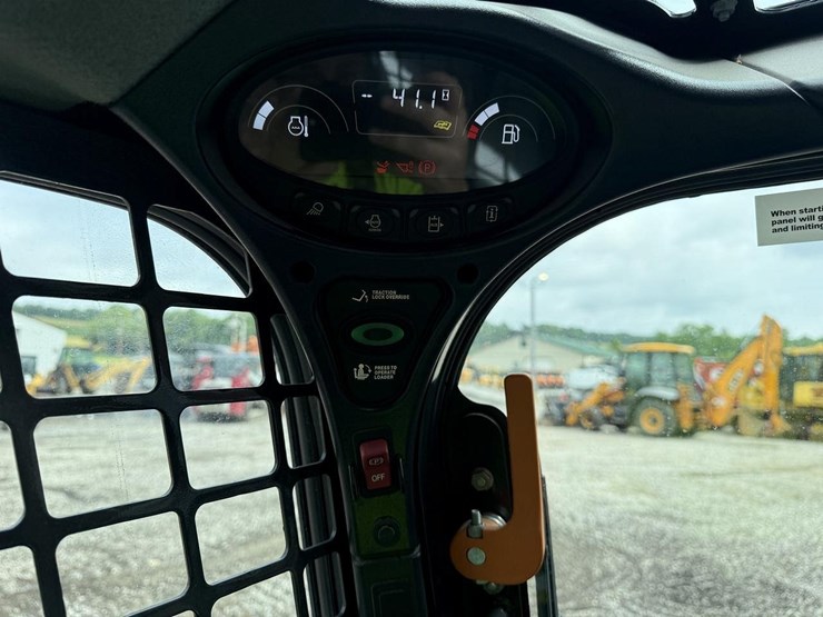 2024-bobcat-s650-image-21