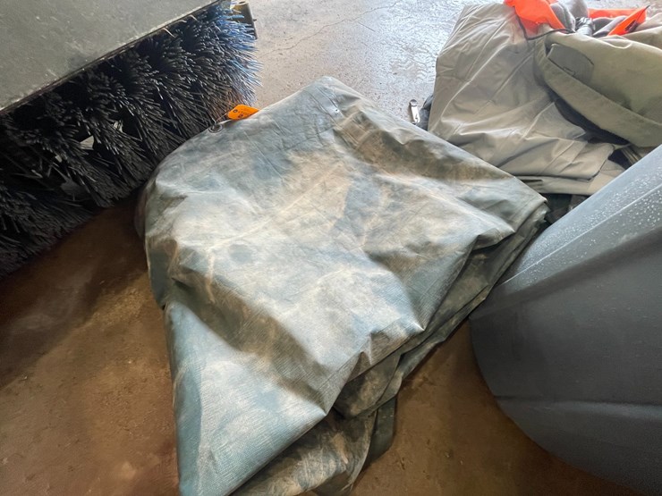 #7943-•-(2)-tarps-image-4