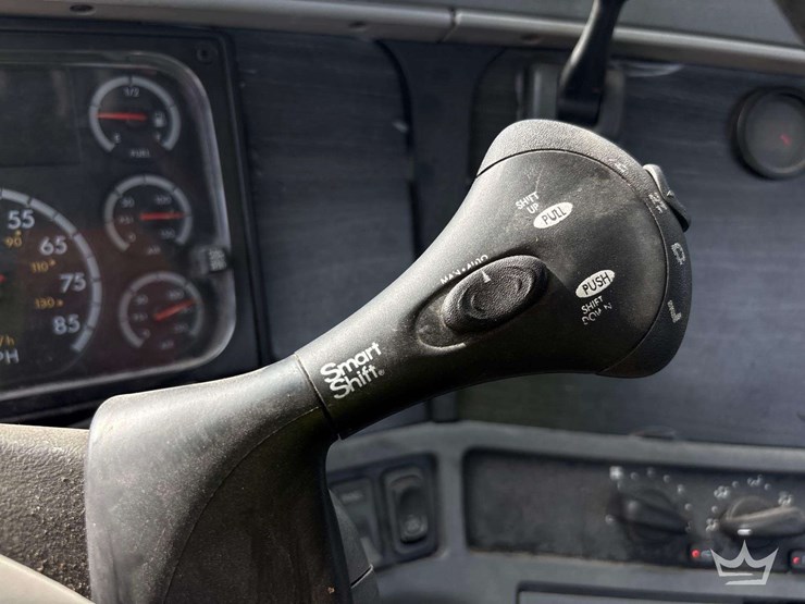 2007-freightliner-columbia-120-image-24