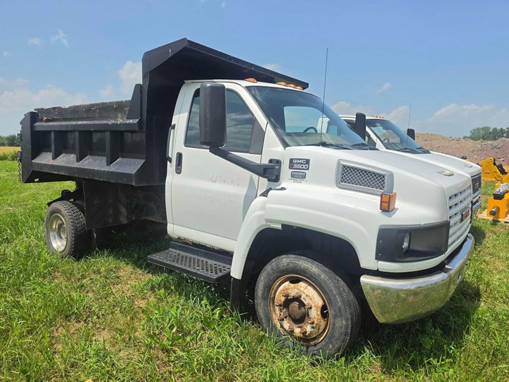 2003-gmc-topkick-c5500-image-2