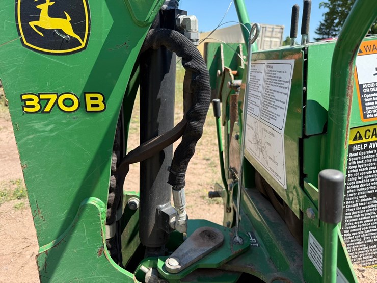 john-deere-3032e-image-35