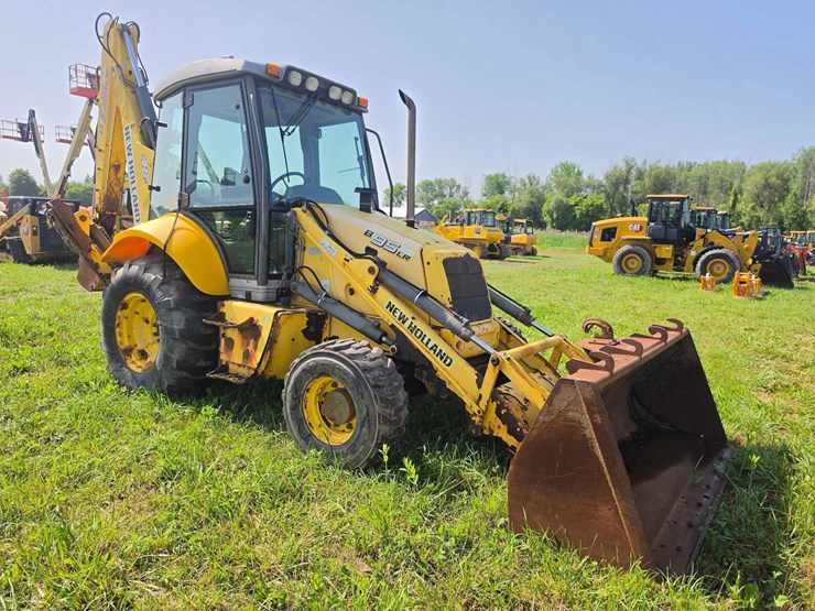 new-holland-b95-image-4
