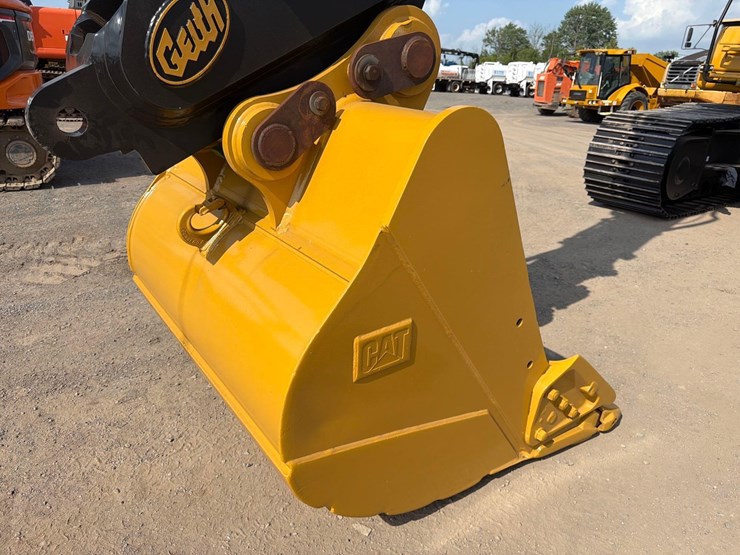 2023-caterpillar-340-image-19