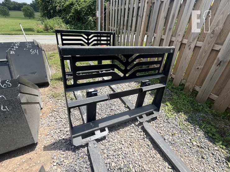 wildcat-48"-pallet-forks-image-2