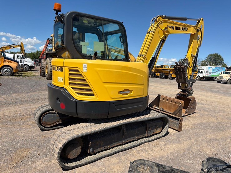 2019-new-holland-e60c-image-5