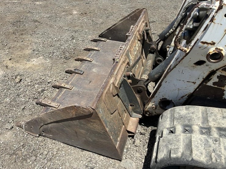 2013-bobcat-t590-image-9