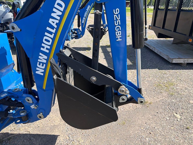 new-holland-workmaster-35-image-6