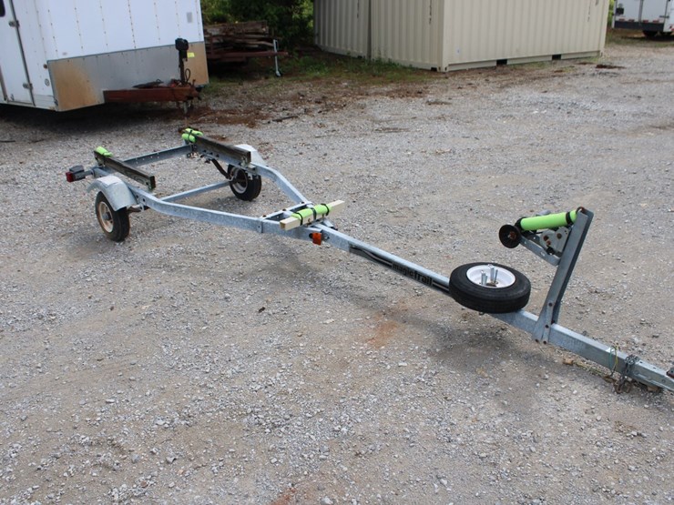 14'-magic-trail-single-axle-boat-trailer-image-1