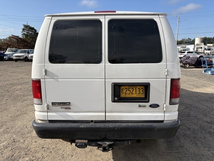 2013-ford-e350-image-5