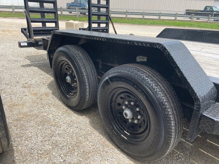 #4867-•-2024-loadtrail-tandem-axle-equipment-trailer-(has-wi-title)-image-18