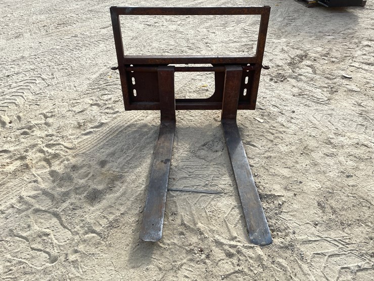 #3398-•-skid-steer-fork-attachment-image-2