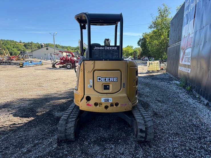 2015-deere-35g-image-3