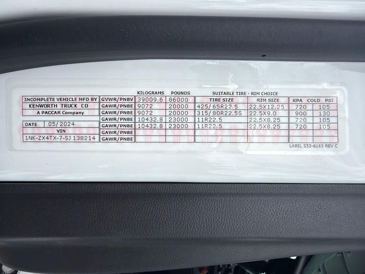 2025-kenworth-t880-image-31