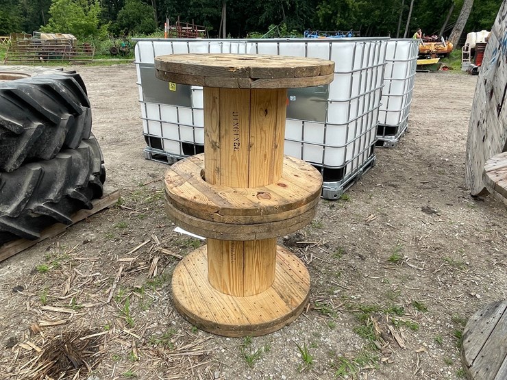 #8327-•-(2)-wooden-spools-image-3