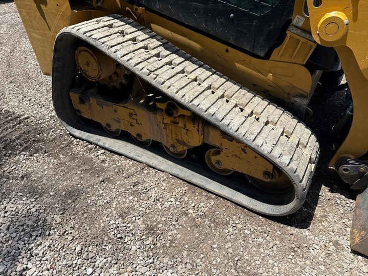 2019-caterpillar-239d3-image-12