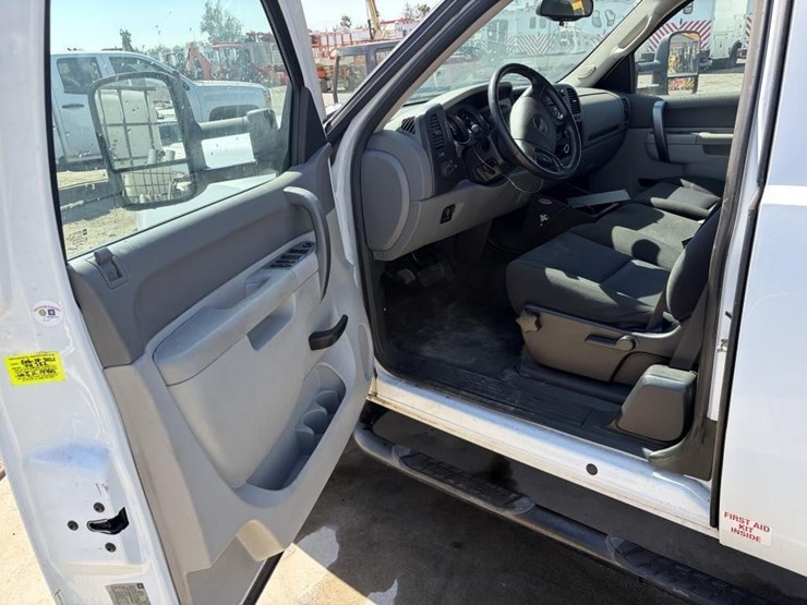 2012-gmc-sierra-2500-image-13