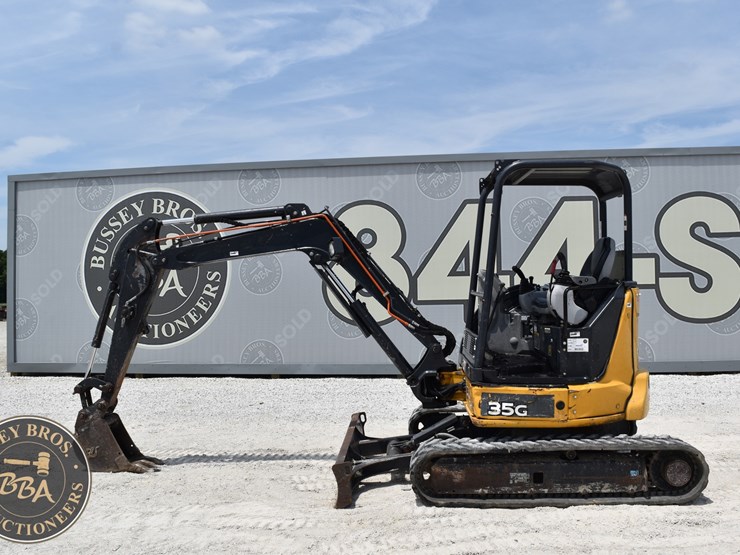 2020-deere-35g-image-10
