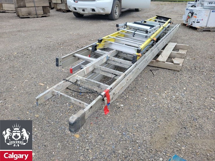 pallet-of-variety-sizes-of-ladders-image-6