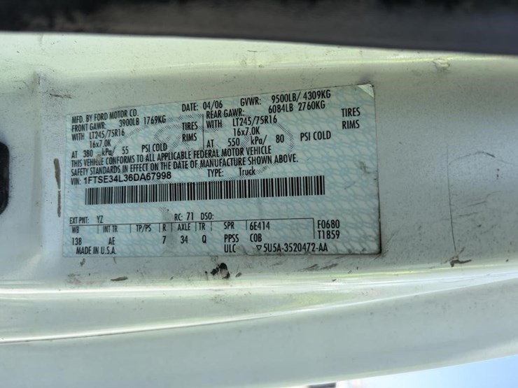 2006-ford-e350-image-18