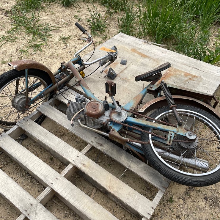 #3395 • 1980 Jawa - Motokov Moped