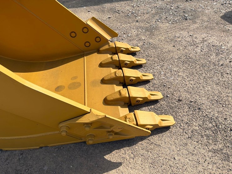 caterpillar-320-image-20