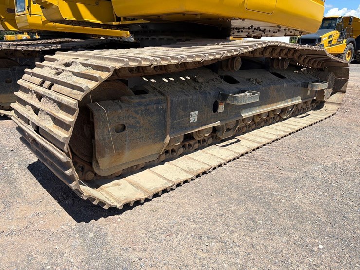 komatsu-pc238us-lc-11-image-9
