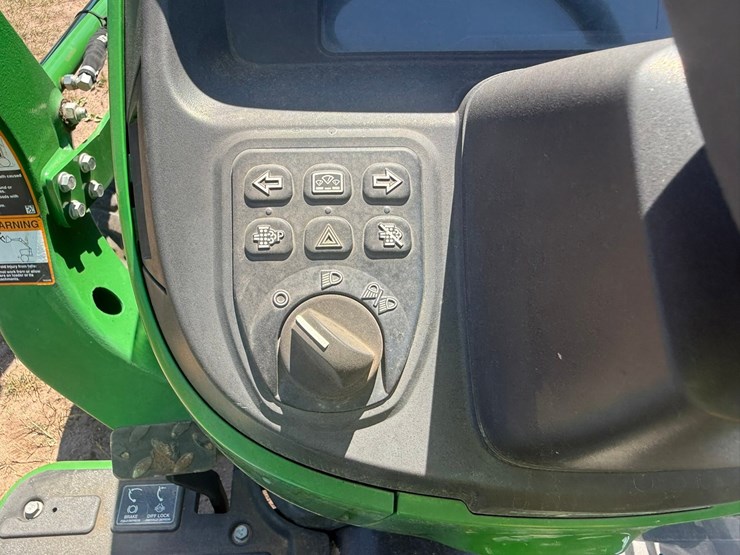 john-deere-3032e-image-61