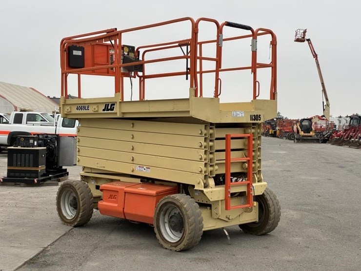 2007-jlg-4069le-image-2