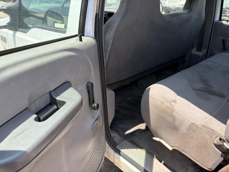 2001-ford-f350-sd-image-12