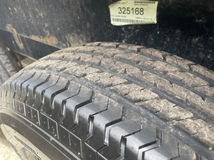 #4867-•-2024-loadtrail-tandem-axle-equipment-trailer-(has-wi-title)-image-19