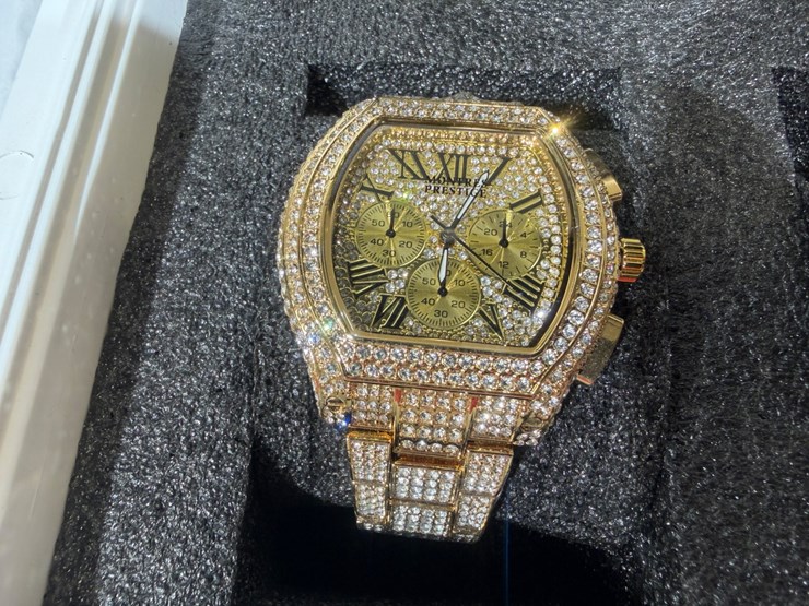 #84577-•-box-of-invicta-watches-image-7