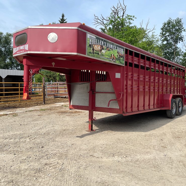 #8310 • 1997 Gooseneck Cattle Hauler Trailer (Has Wi Title)