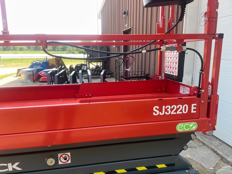 #102-•-2025-skyjack-sj3220e-scissors-lift-image-33