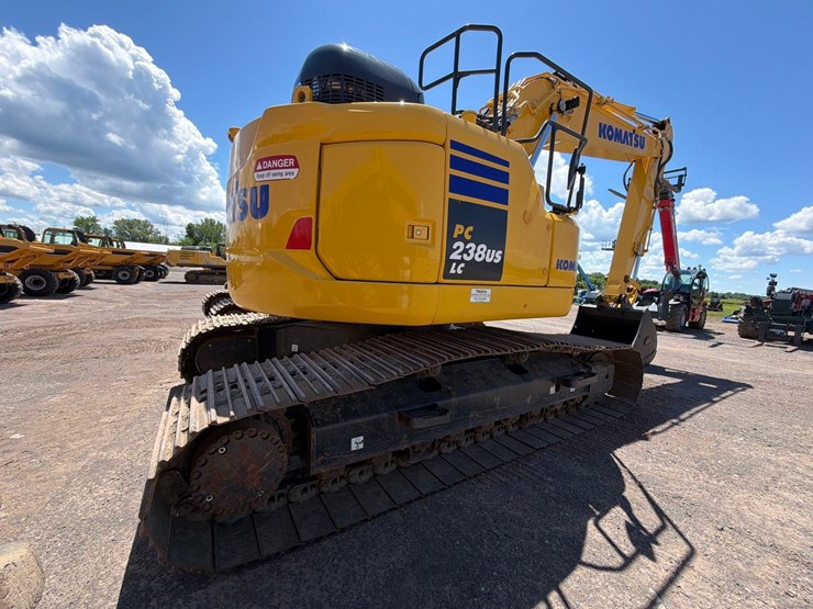 komatsu-pc238us-lc-11-image-5