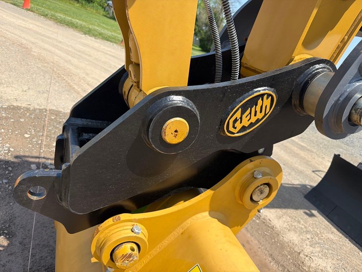 caterpillar-315-gc-image-21