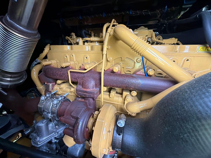 2025-caterpillar-926-image-9