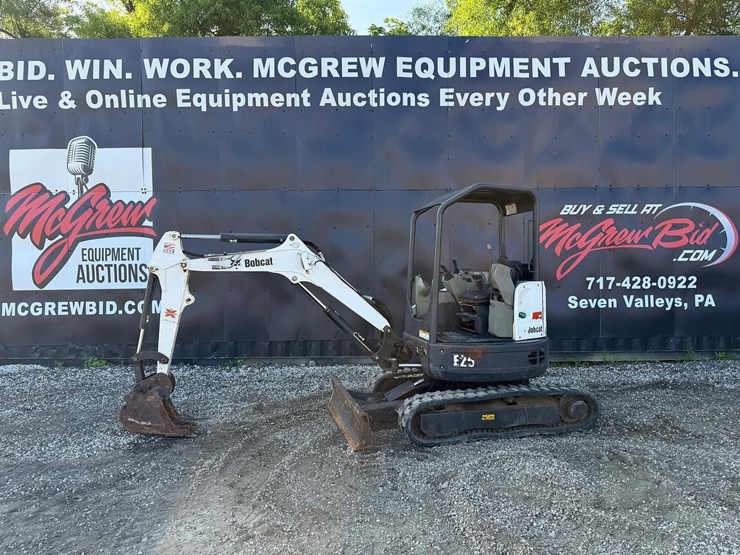 2017-bobcat-e26-image-1