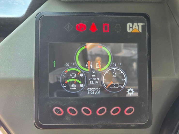 2021-caterpillar-299d3-image-24
