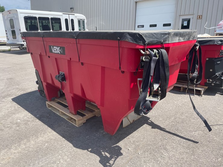 #4886-•-boss-vbx+-9000-poly-salt-spreader-image-3