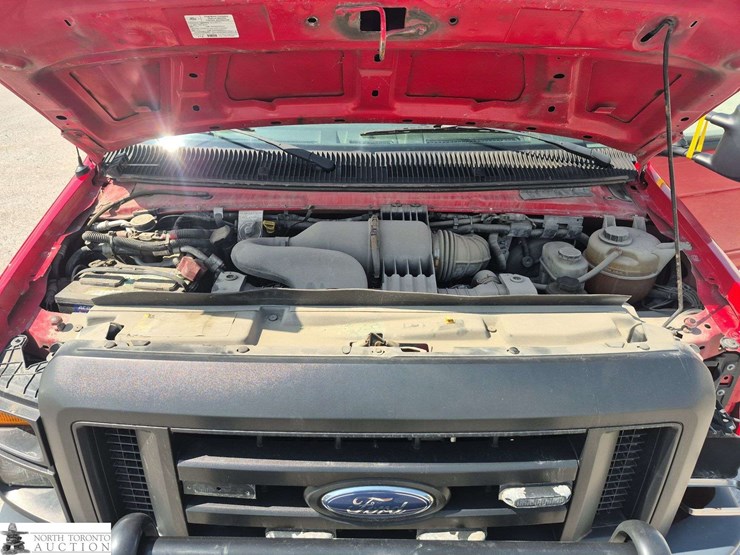 2012-ford-cargo-image-11