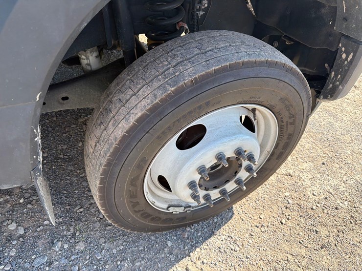 2024-ford-f550-image-11